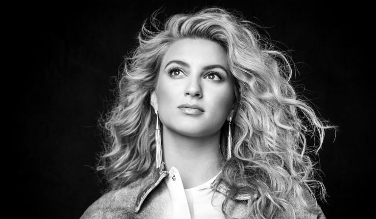 Tori Kelly