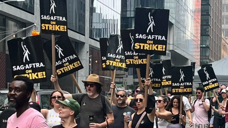 SAG-AFTRA | Após 118 dias greve dos atores chega ao fim, em Hollywood.