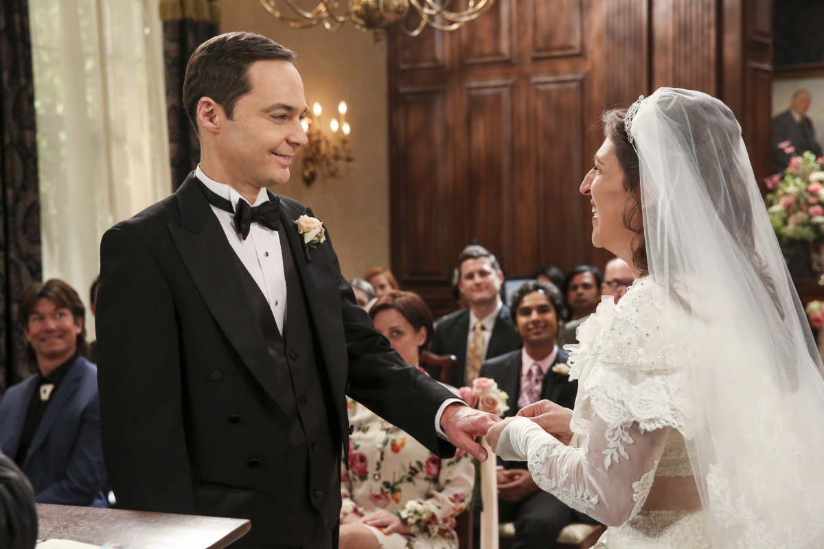 Young Sheldon | Jim Parsons e Mayim Bialik retornam para o episódio final